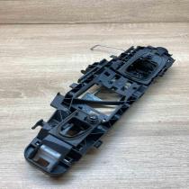 A0997601402   Front door exterior handle/bracket Mercedes-Benz A W177