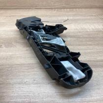 A0997601402   Front door exterior handle/bracket Mercedes-Benz A W177