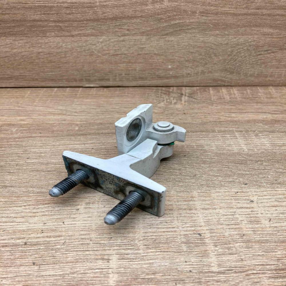 A046574   Front door upper hinge Mercedes-Benz A W177