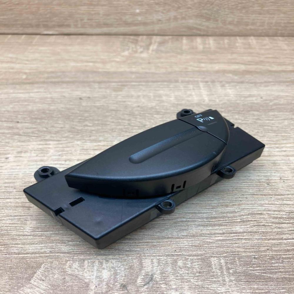 2118216958 03751222  Parking (PDC) sensor switch Mercedes-Benz E W211