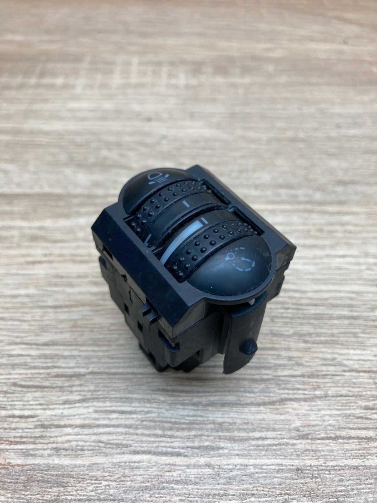 3B0941333C   Headlight level height control switch Volkswagen PASSAT B5