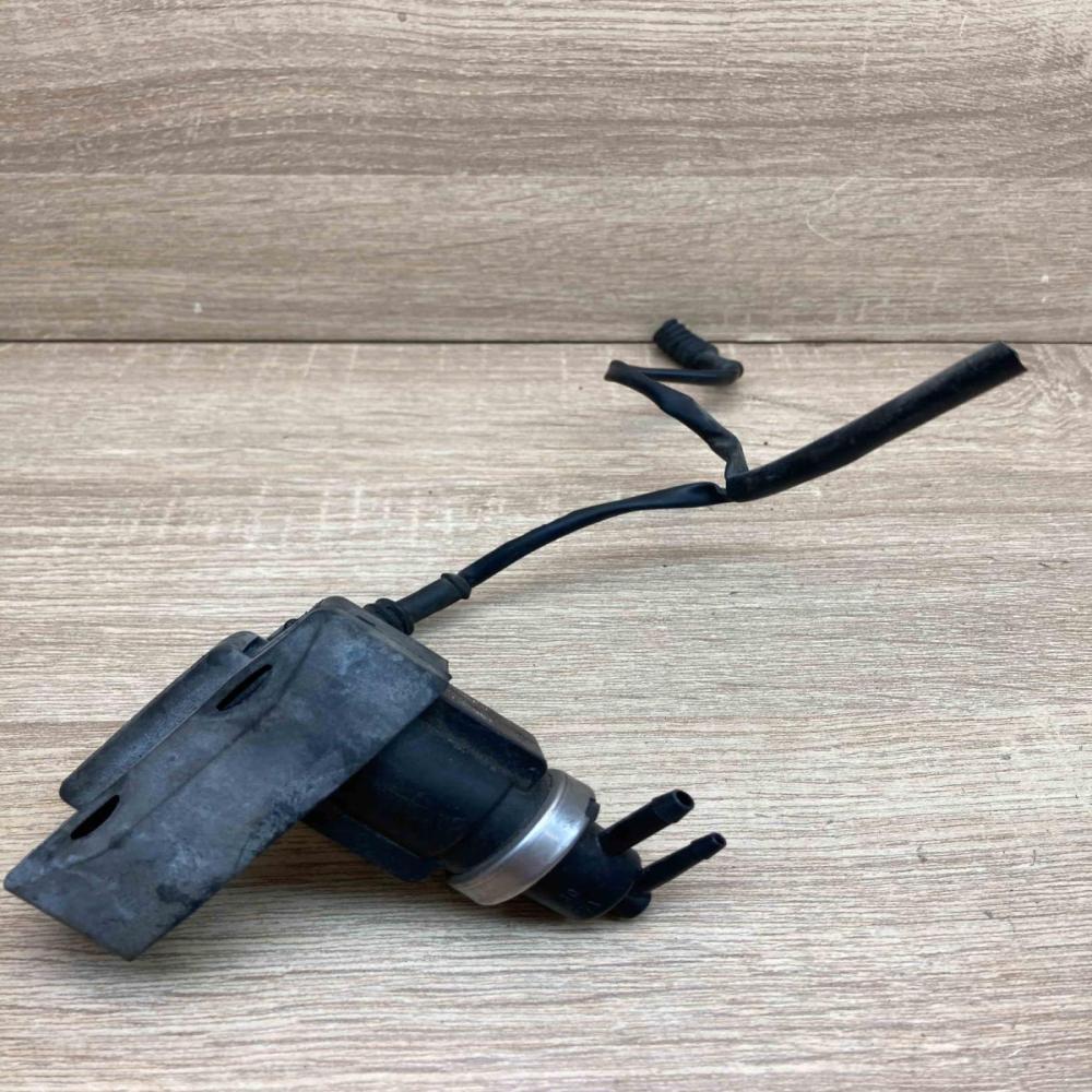 8D0906627 72190332  Turbo solenoid valve Audi A6 S6 C5 4B