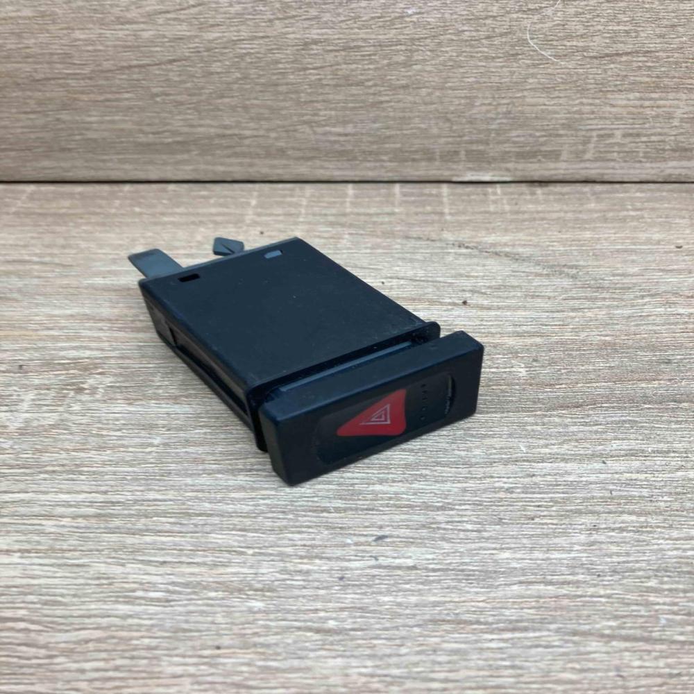 3B0953235D   Hazard light switch Volkswagen PASSAT B5.5