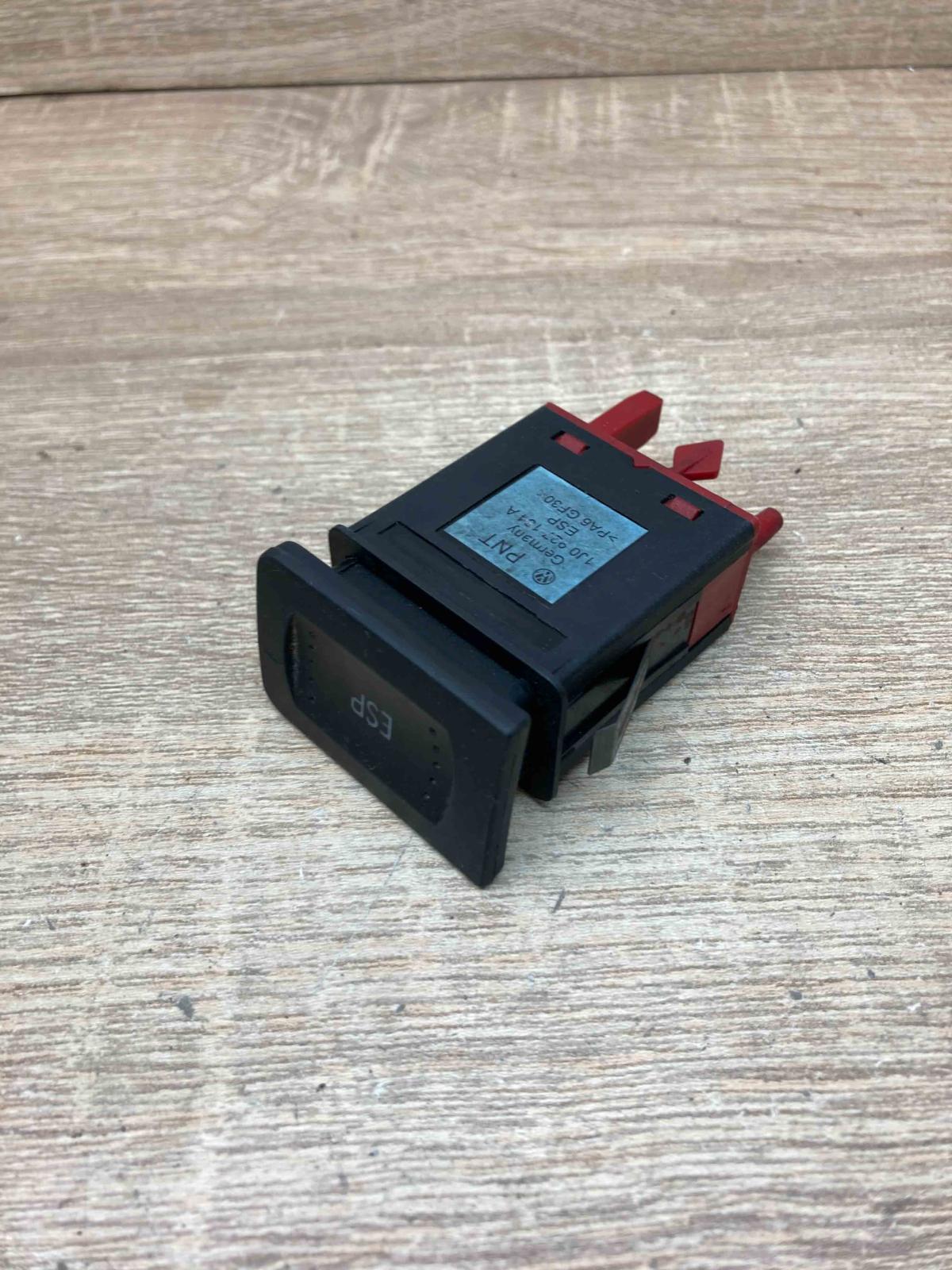 1J0827131A   ESP (stability program) switch Volkswagen PASSAT B5