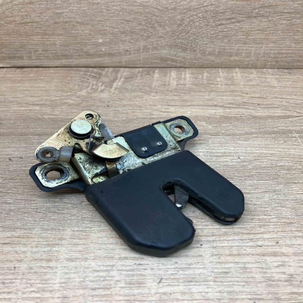 3B5827505A   Tailgate/trunk/boot lock/catch/latch Volkswagen PASSAT B5