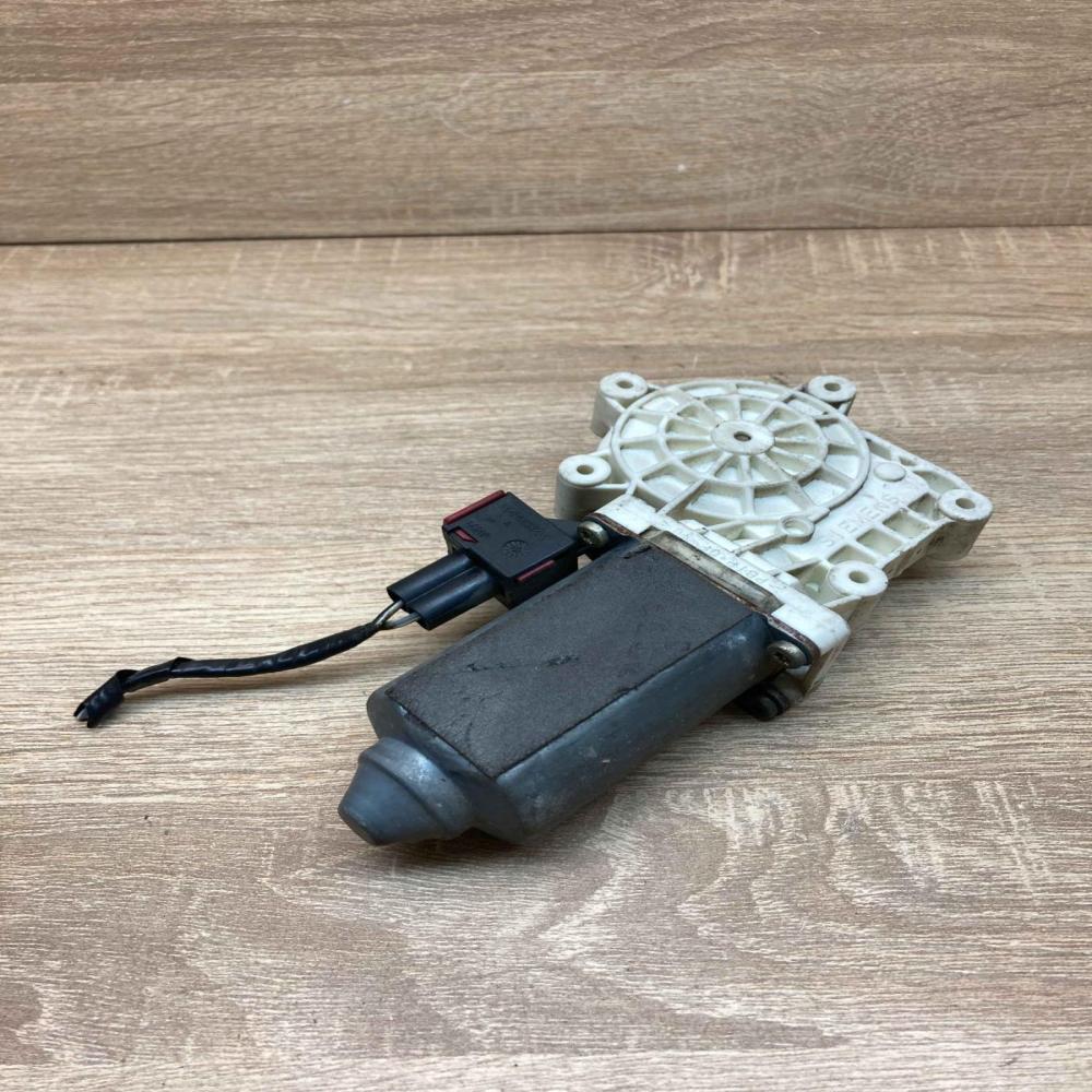 4813374 7746002401 With Plug Front door window regulator motor Saab 9-3 Ver1