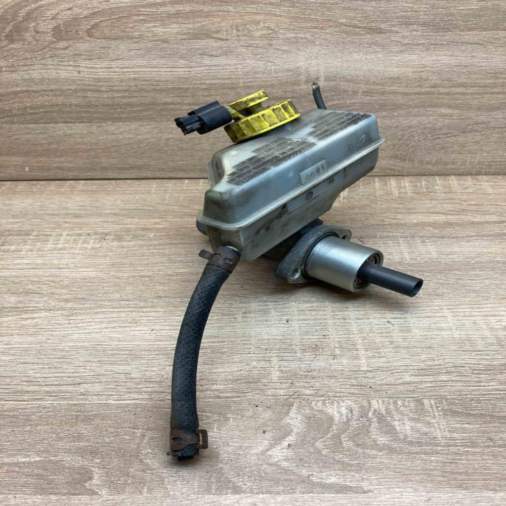 7M4611303A   Master brake cylinder Volkswagen Sharan