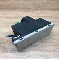 8L0862257A  With Plug Central locking vacuum pump Audi A3 S3 8L