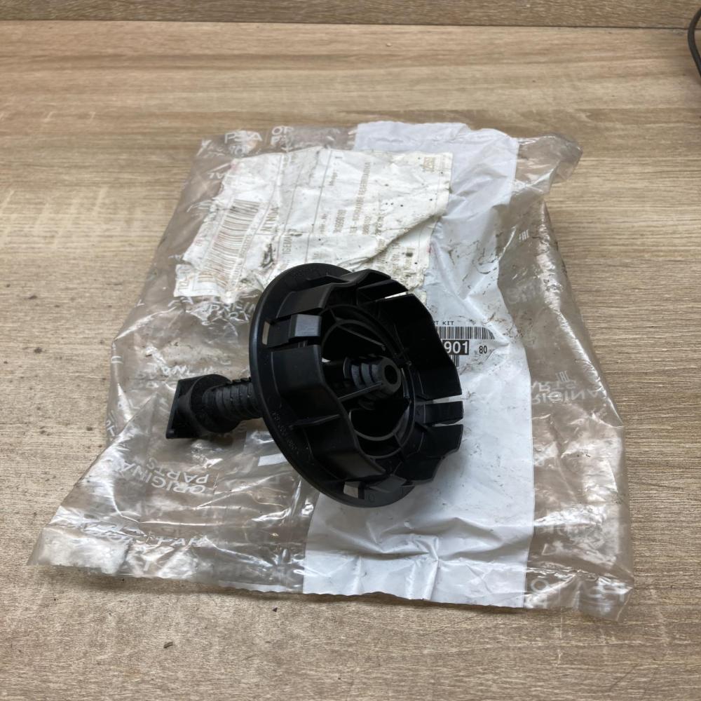 9816990180 9816031680  Spare wheel bolt Peugeot 2008 II