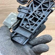 8D9827565H 4B0827565H  Tailgate/trunk/boot lock/catch/latch Audi A6 S6 C5 4B