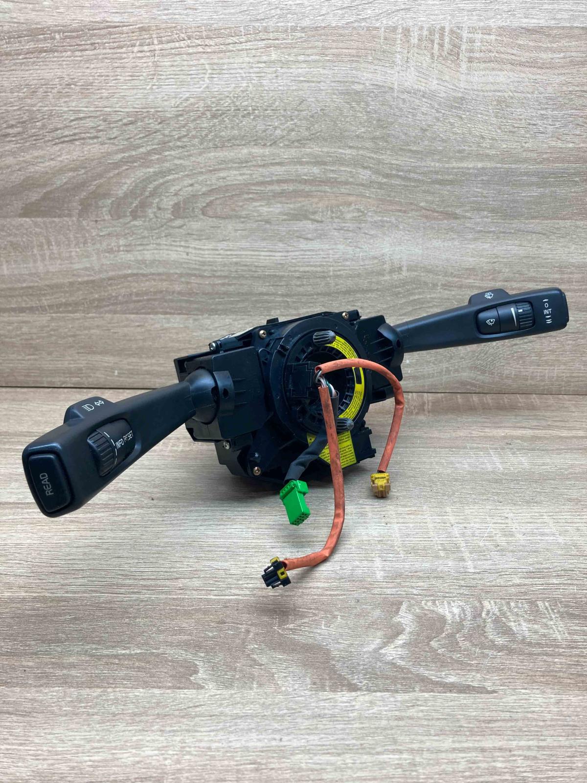 0710338 17D774 A  Wiper turn signal indicator stalk/switch Volvo S40, V40