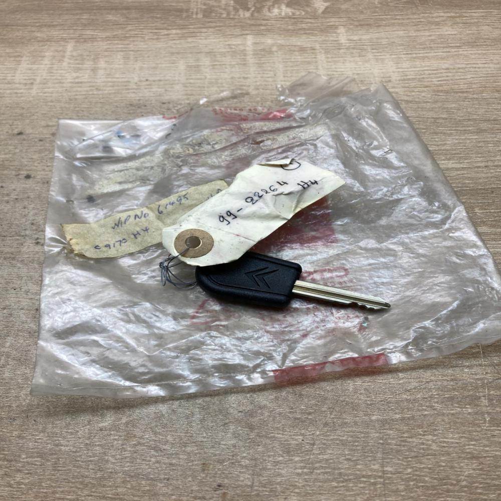99 22864 Citroen key 9922864 Ignition key/card Citroen XM