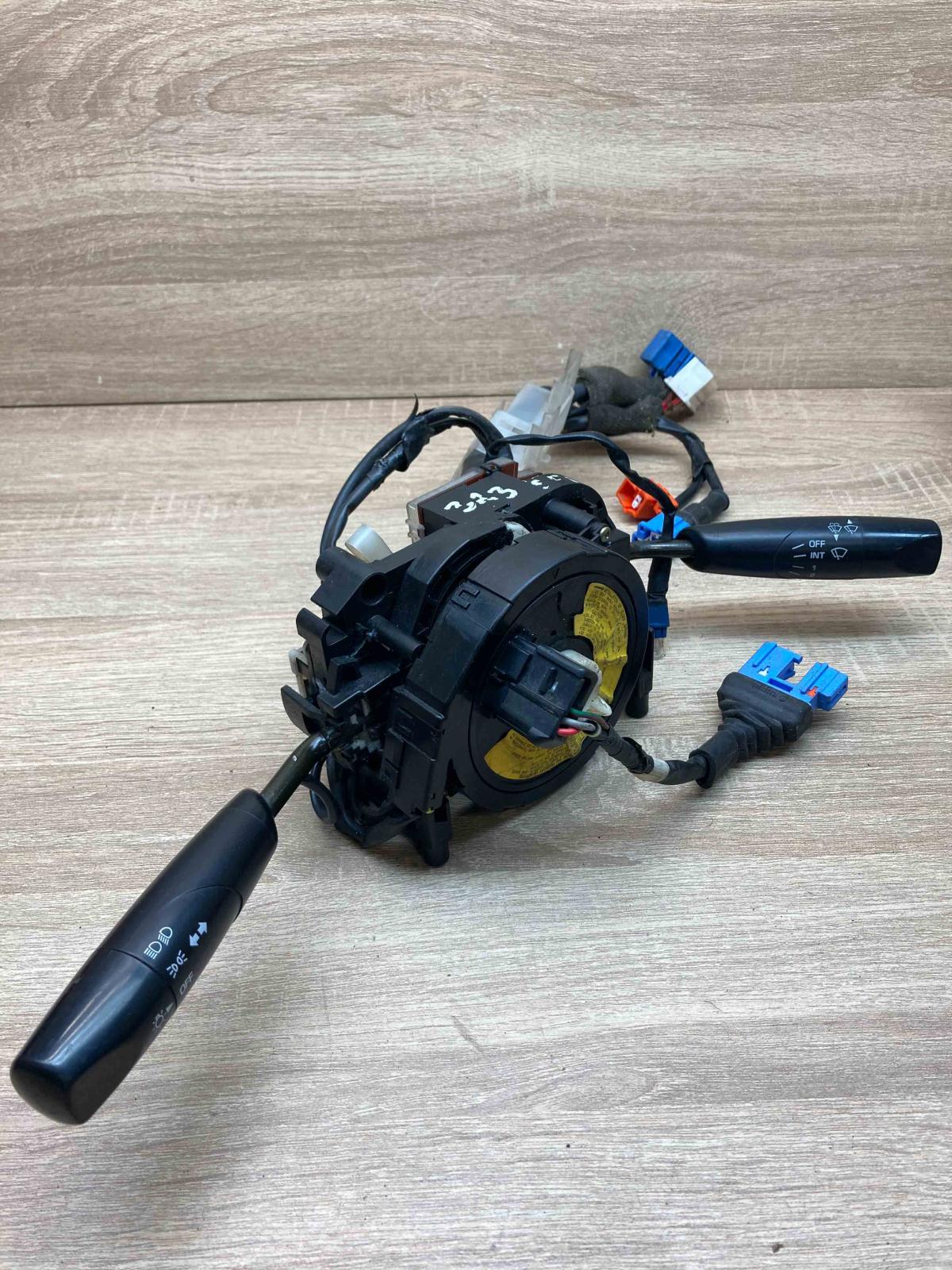 175018 175026 172249 Wiper turn signal indicator stalk/switch Mazda 323