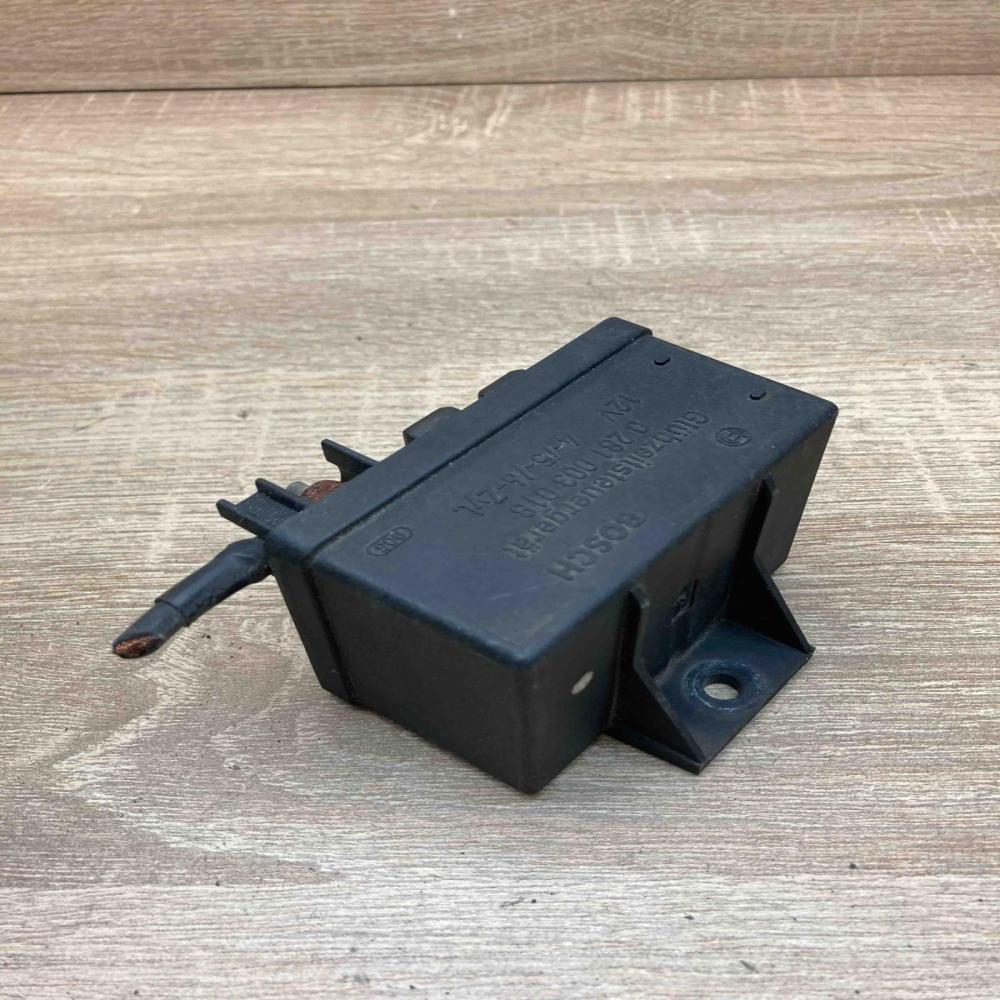 0281003018   Glow plug pre-heat relay Alfa Romeo 156