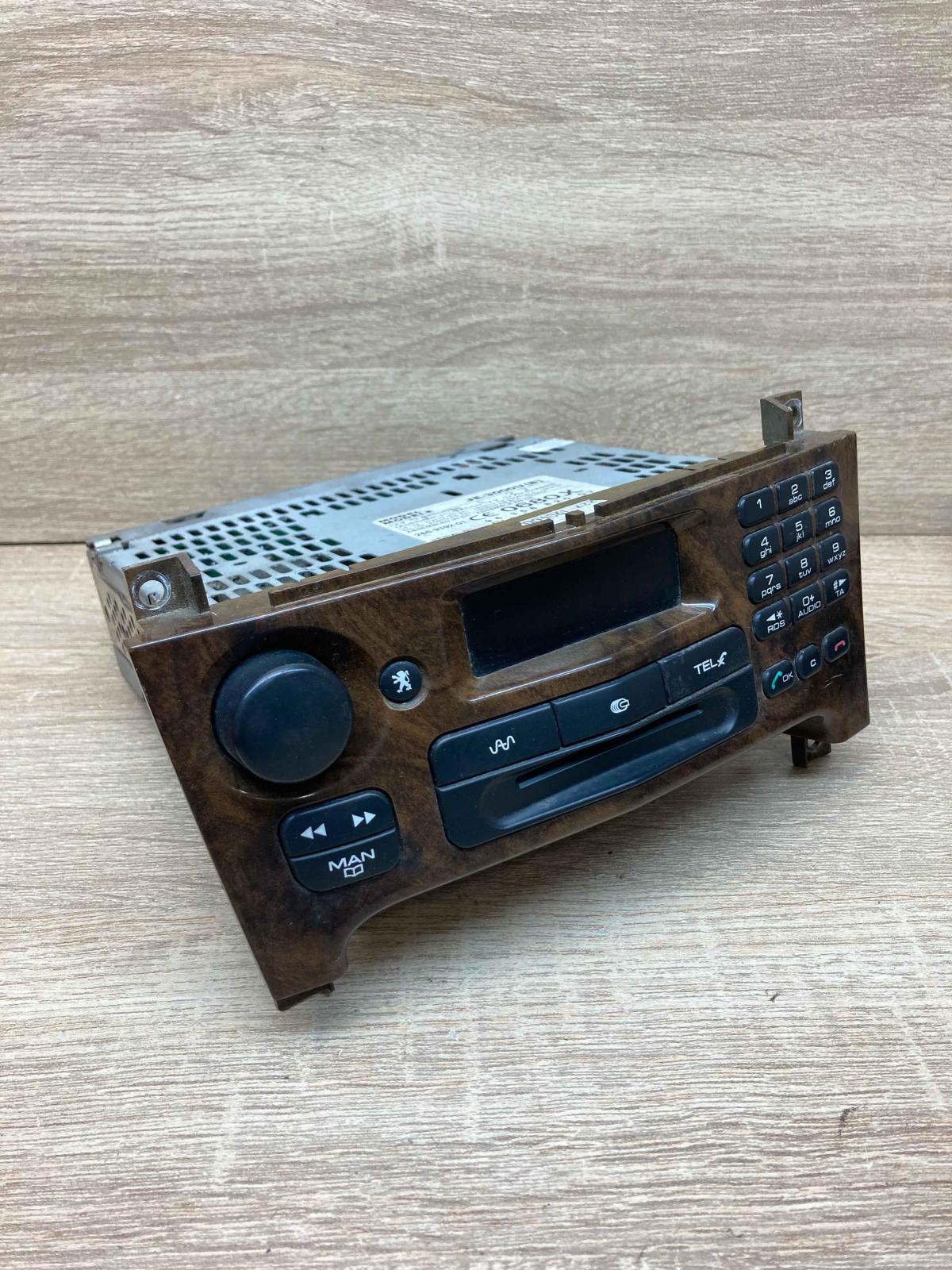 96356820GV JE 3000U  Radio/CD/DVD/GPS head unit Peugeot 607