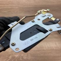 Hyundai Servo Flap Motor   Central locking motor Hyundai Santa Fe