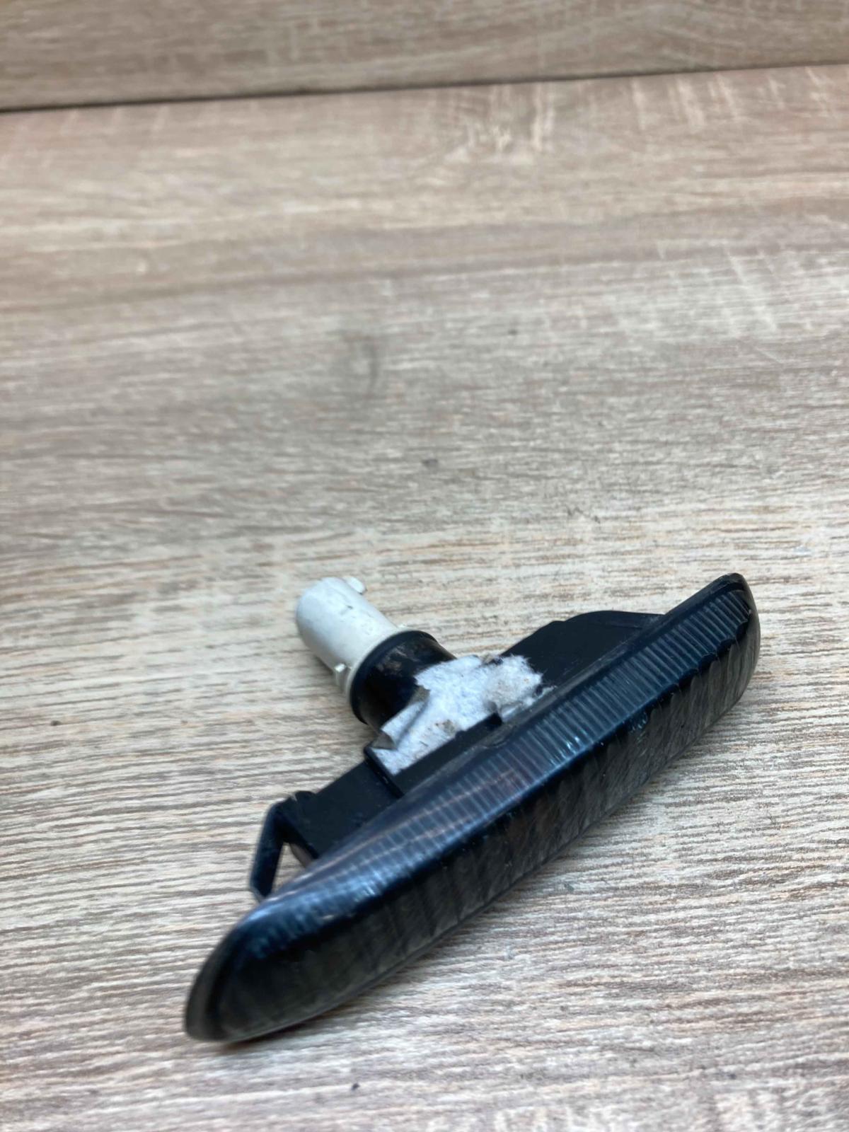 8382104  Black Front fender indicator light BMW 3 E46