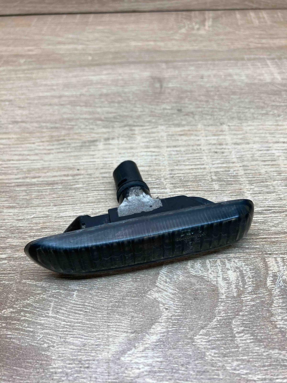 8382104   Front fender indicator light BMW 3 E46