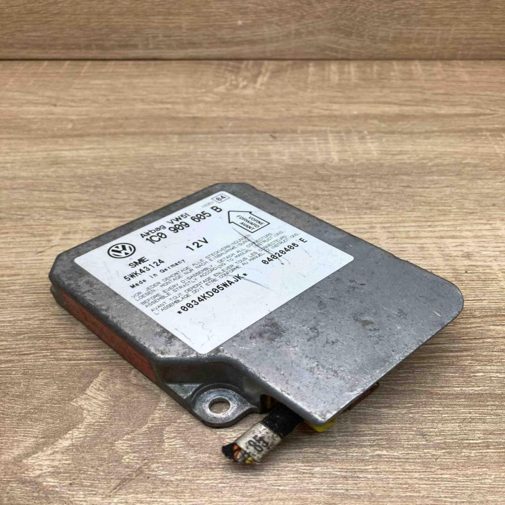 1C0909605B 5WK43124 With Plug Airbag control unit/module Volkswagen PASSAT B5
