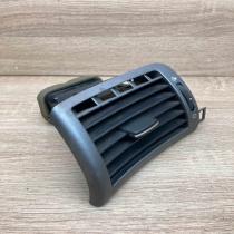 9644589577   Dashboard side air vent grill/cover trim Peugeot 407