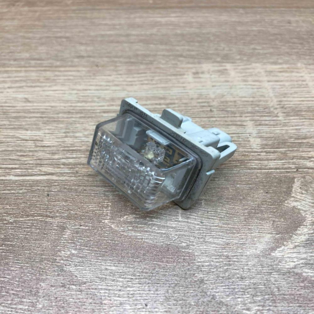 A2218200856   Number plate light Mercedes-Benz S W221