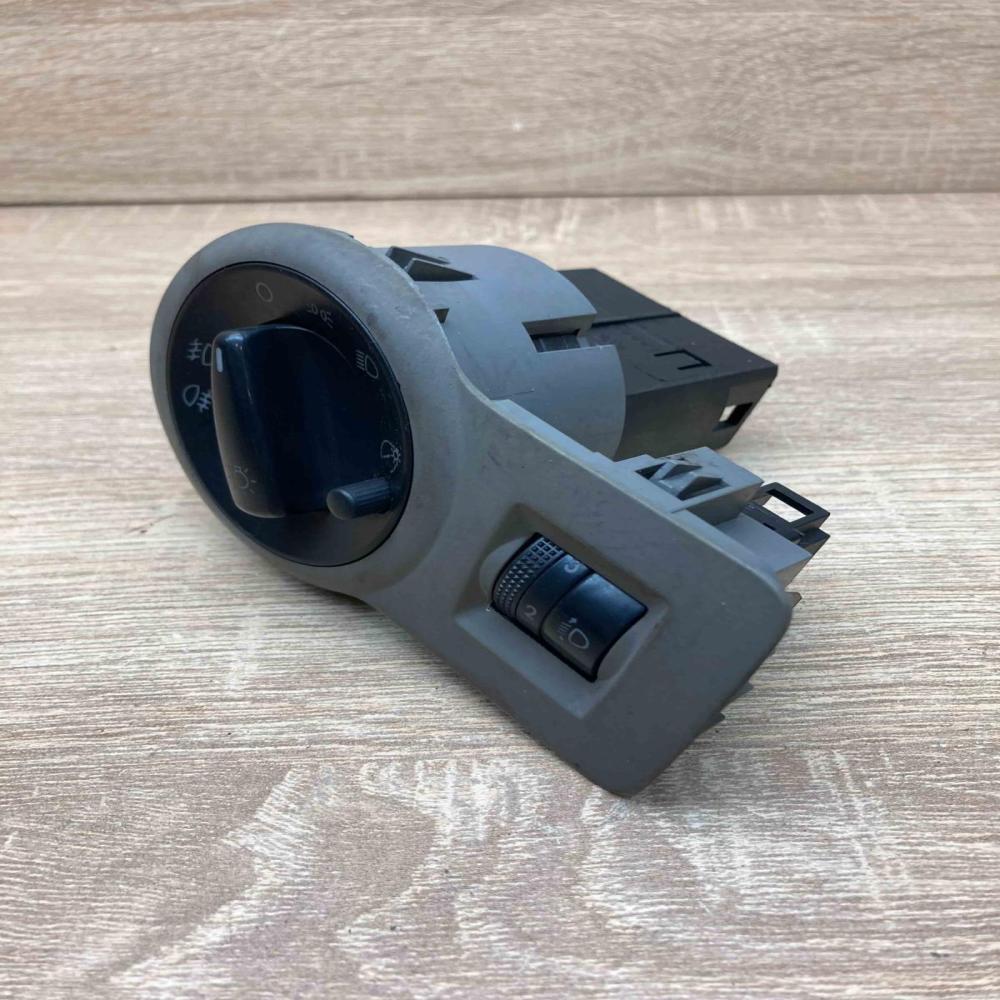 3B0941531A   Light switch Skoda Octavia Mk1 (1U)