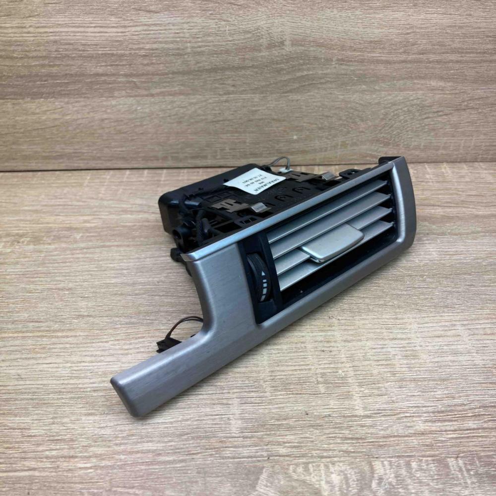 A2126802371 A2128300254 Right Side Dashboard side air vent grill/cover trim Merc