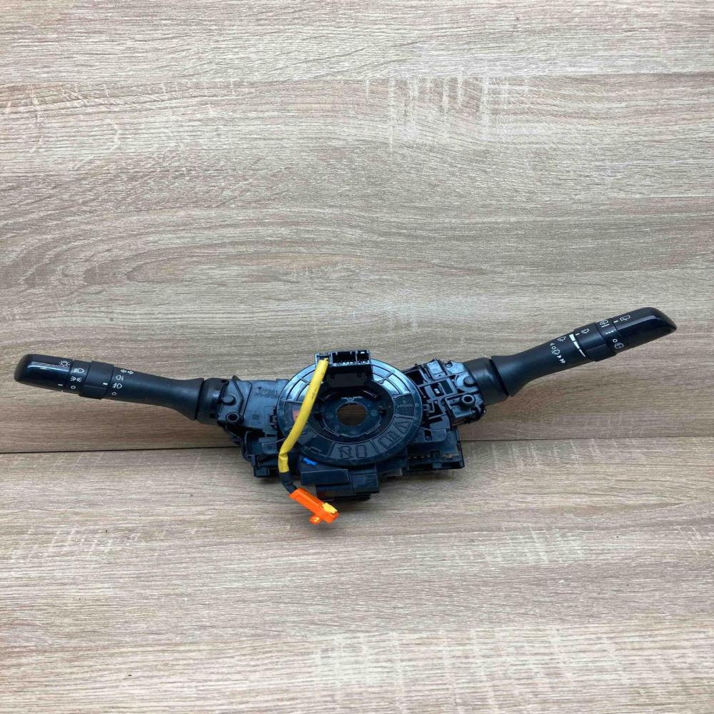 89245 02040 17F001  Wiper turn signal indicator stalk/switch Toyota Auris 150