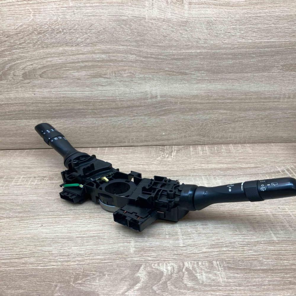 17F373 173832  Wiper turn signal indicator stalk/switch Toyota Verso