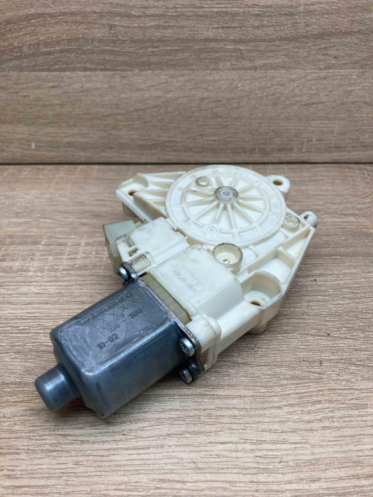 A2048200642 961 108 100  Rear door window regulator motor Mercedes-Benz C W204
