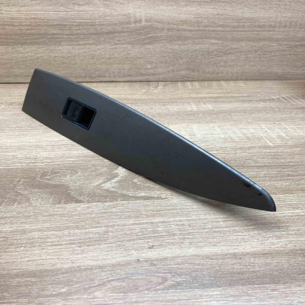74231 05220 74231 05180  Electric window control switch Toyota Avensis T270