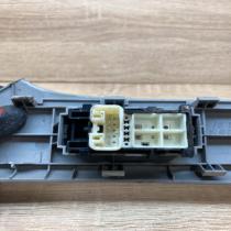 74232 0D090   Electric window control switch Toyota Yaris