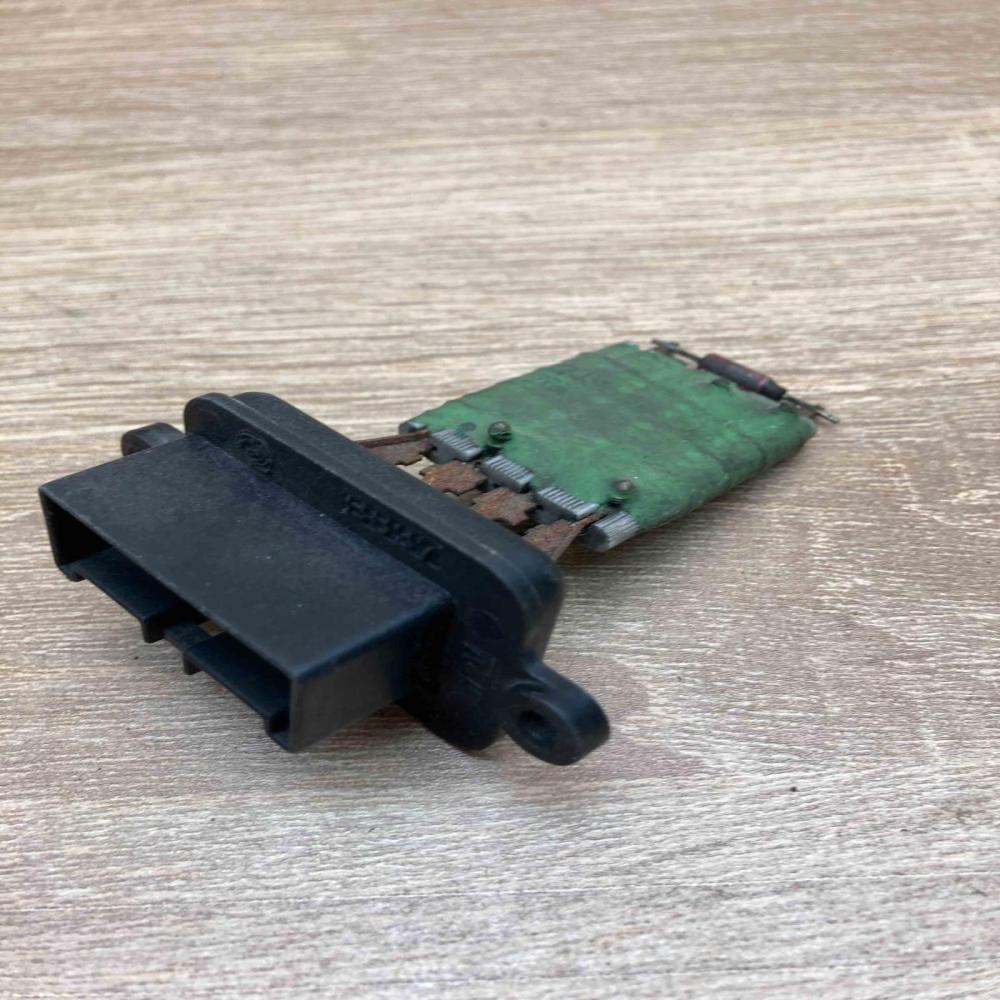 B837   Heater blower motor/fan resistor Alfa Romeo 156
