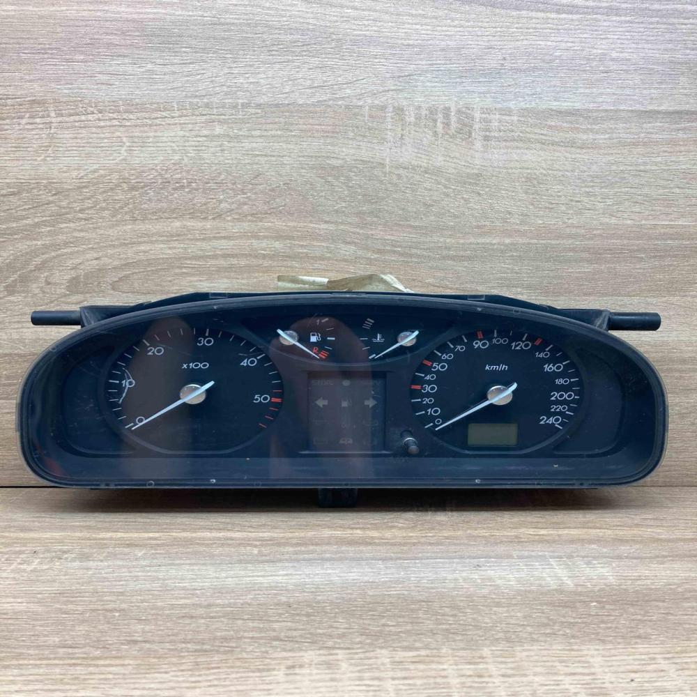 8200170297 551400302102  Speedometer (instrument cluster) Renault Laguna II