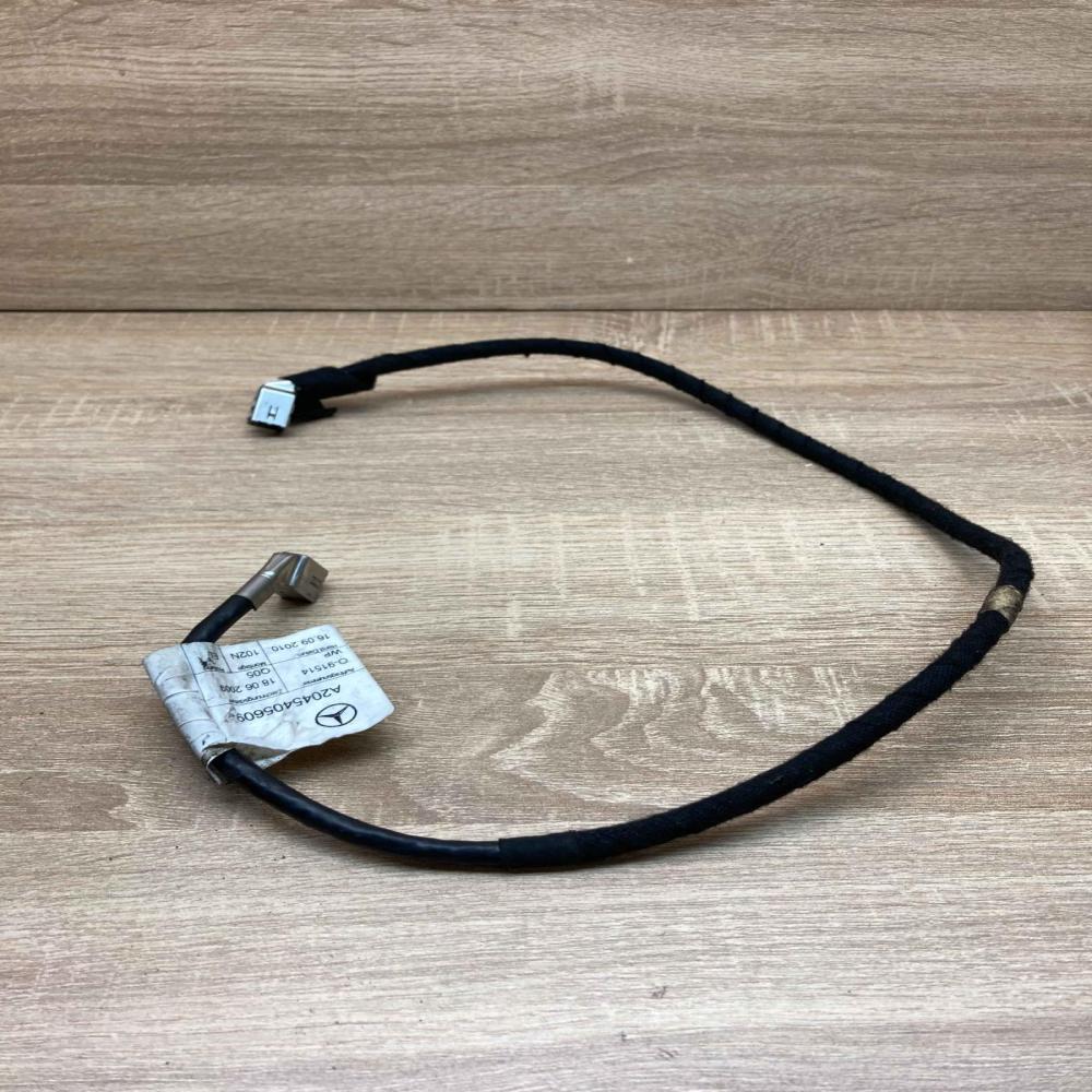 A2045405609   Plug wire Mercedes-Benz C W204