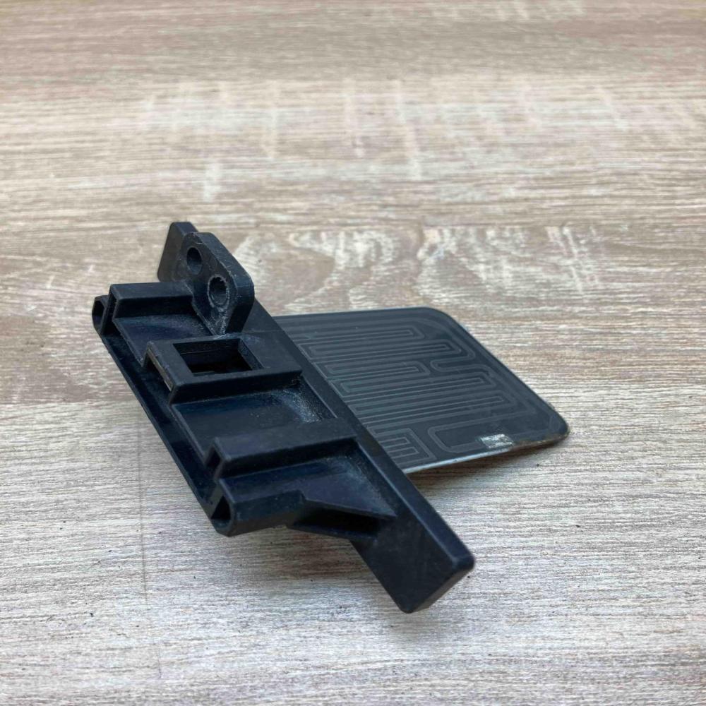 2829E53 5C230 2913  Heater blower motor/fan resistor Nissan Primera