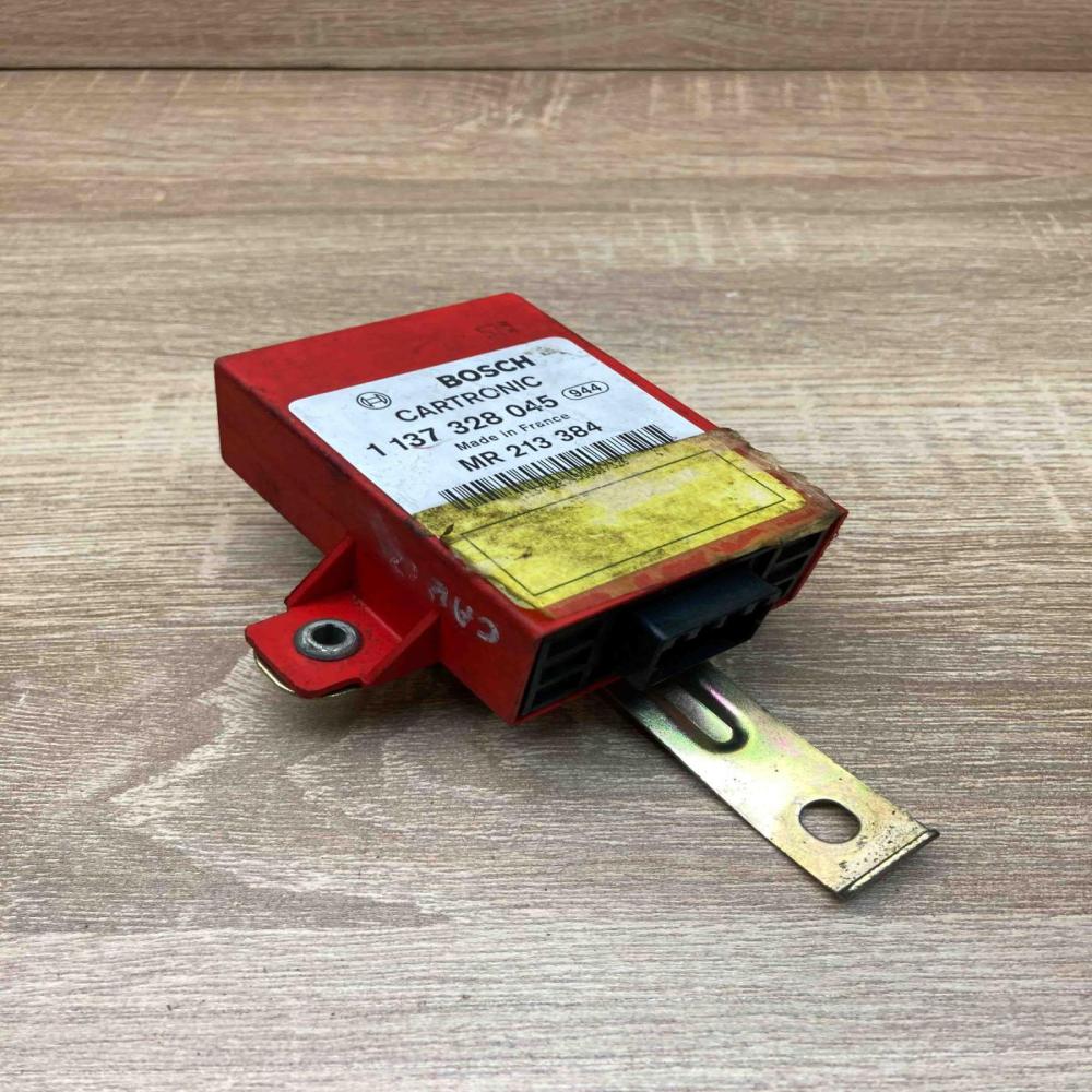 1137328045 MR213384  Parking PDC control unit/module Mitsubishi Carisma