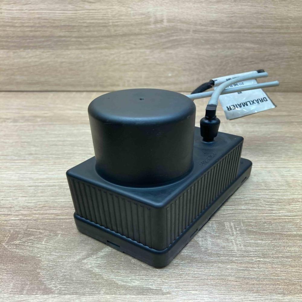 2038000048 2115405506 With Plug Central locking vacuum pump Mercedes-Benz C W203