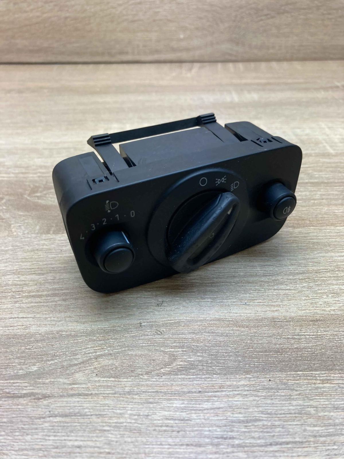 8G9T 13A024 GA 70962  Light switch Ford Mondeo Mk III