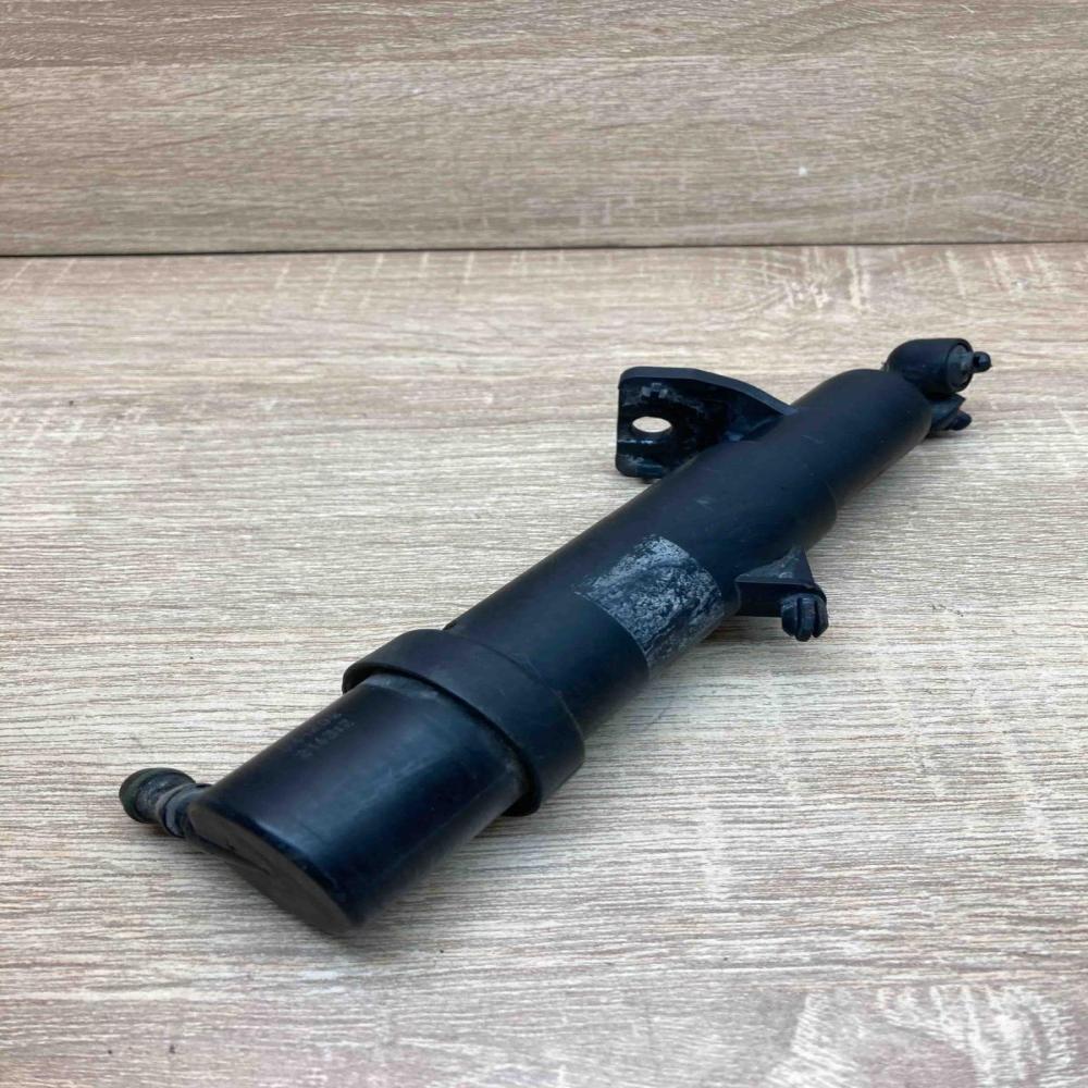 MB Washer Pump  Left Side Windscreen/windshield washer pump Mercedes-Benz E W210