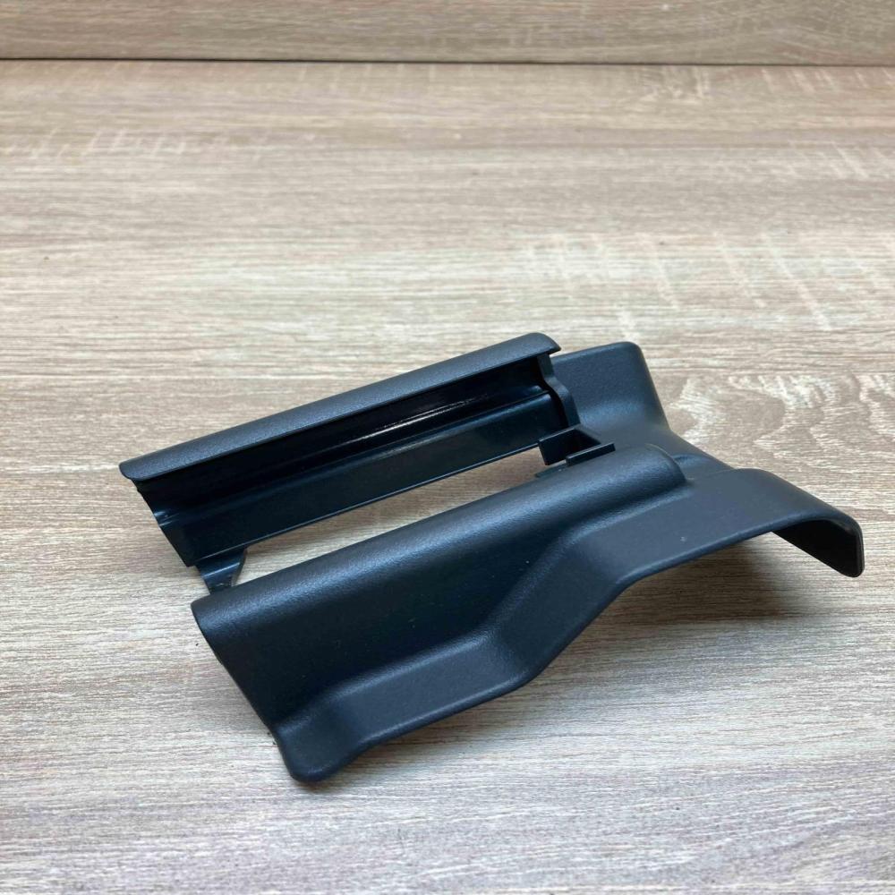 2119191020 70040006  Front driver seat rail trim Mercedes-Benz E W211