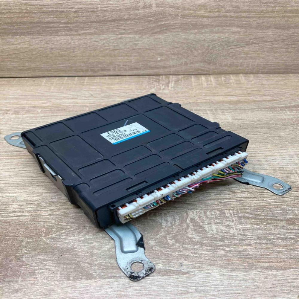 E2T88876H FS6S 18 881B FS6S Engine control unit/module ECU Mazda MPV