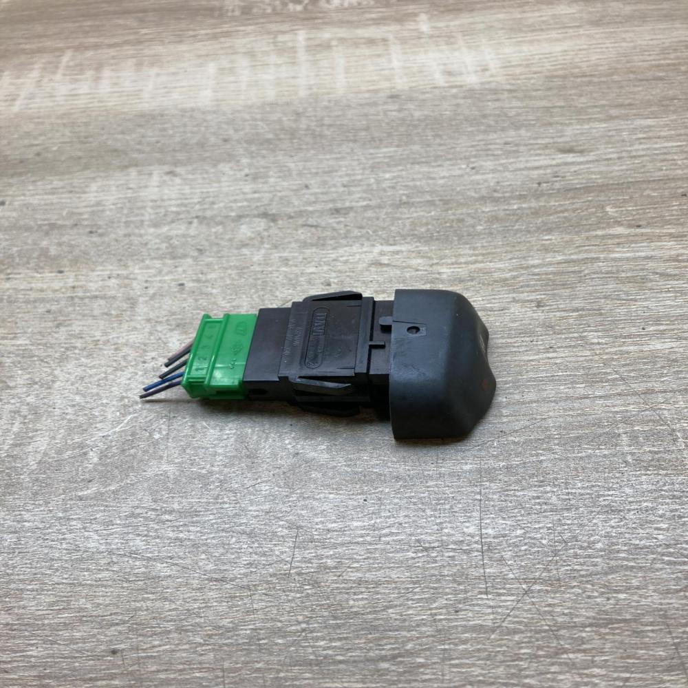 432969B   Central locking switch button Renault Scenic I