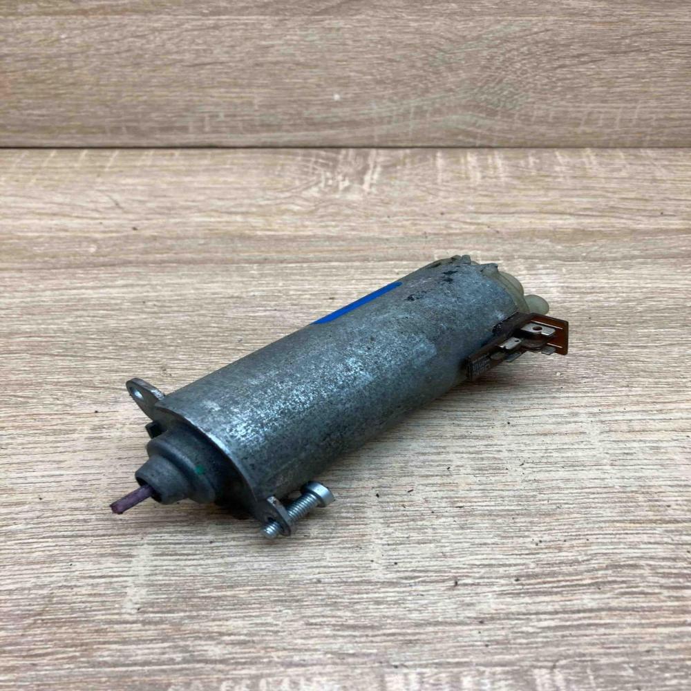 2208201542 0130002586  Seat adjustment motor Mercedes-Benz S W220