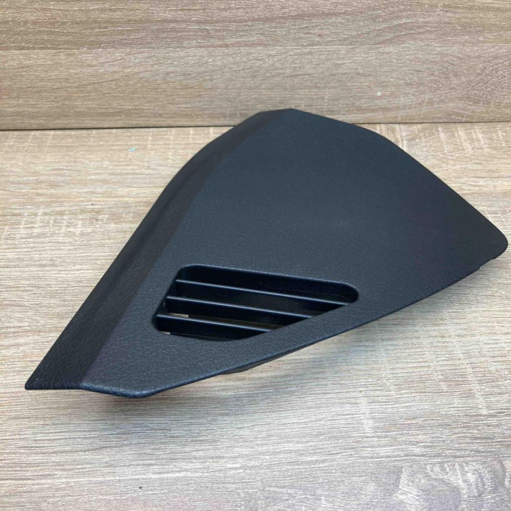 2116800578 T0013785  Dashboard side end trim Mercedes-Benz E W211