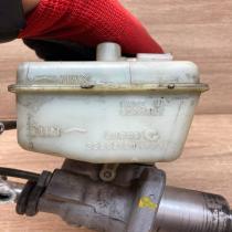 A2204300002   Master brake cylinder Mercedes-Benz S W220