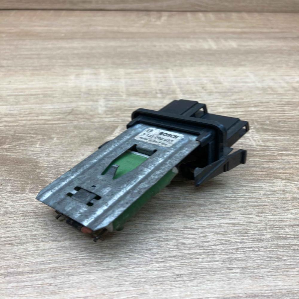 1H0959263 3131090055  Heater blower motor/fan resistor Volkswagen Golf III