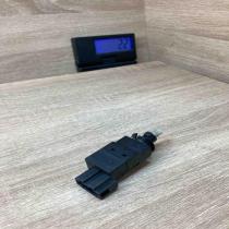 0015454009   Brake pedal sensor switch Mercedes-Benz E W211