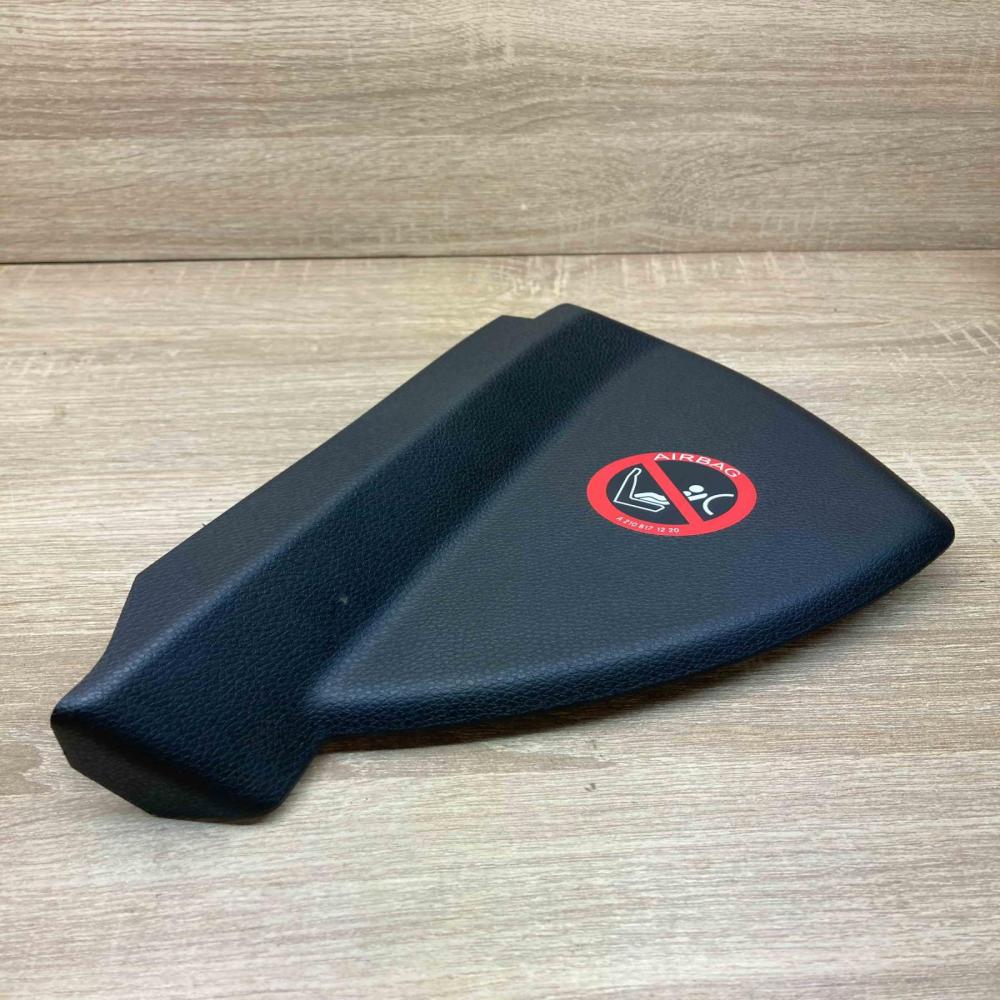 A2046800378   Dashboard side end trim Mercedes-Benz C W204