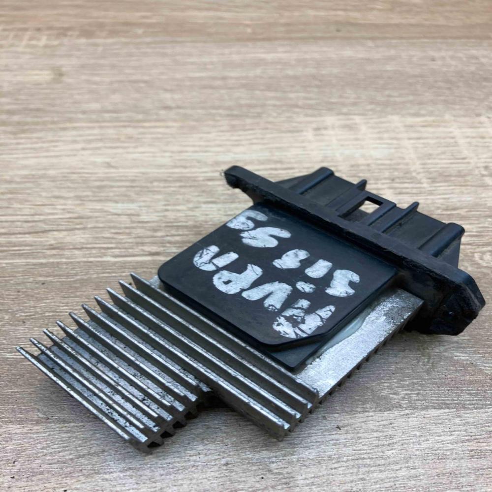 499300 2090   Heater blower motor/fan resistor Toyota RAV 4 (XA30)